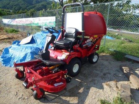 (写真)乗用芝刈り機1