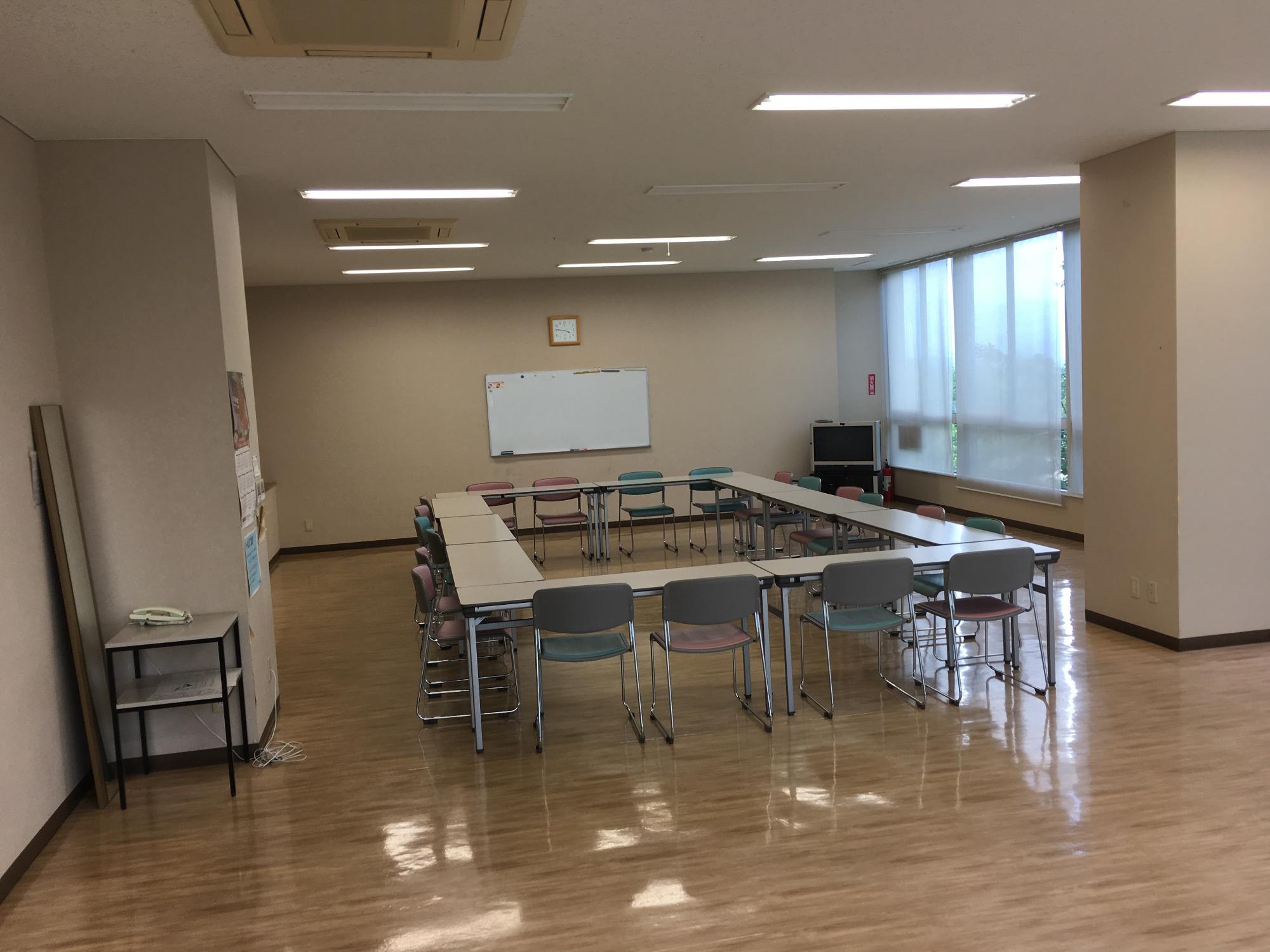 中ホール