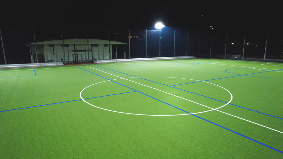 サッカー県大会の会場の石と芝 半端ない人工芝サッカー場完成セレモニーを実施しました